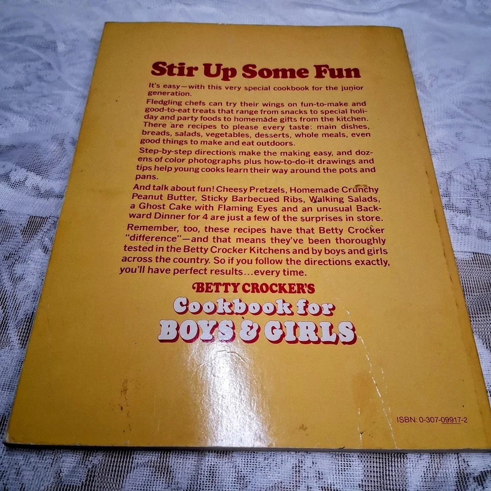 Vintage 1978 Betty Crocker's Cookbook For Boys & Girls Colorful Fun Recipes